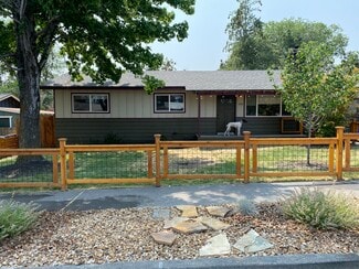 1261 NE Dempsey Dr, Bend, OR 97701