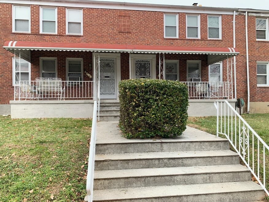 Covered front porch with Sercurity Door