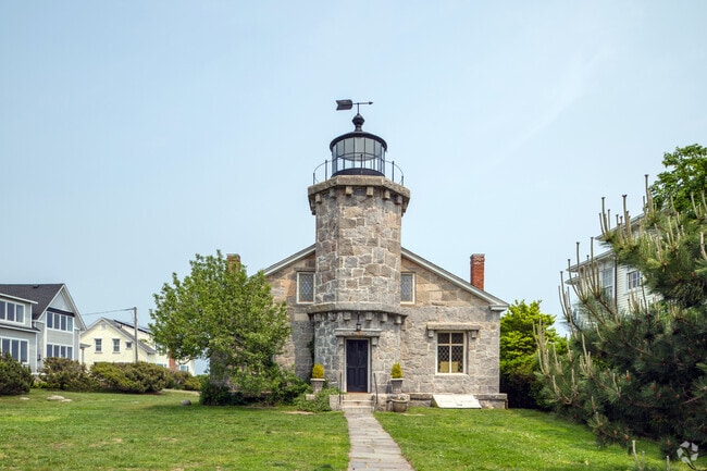 The Stonington Lighthouse Museum was built in 1840 and served as a beacon for mariners until 1899.