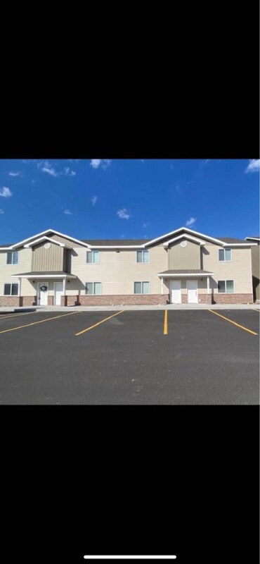 2001 Lawrence Ln, Blackfoot, ID 83221
