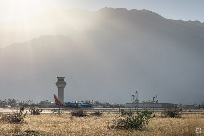 Indian Ridge residents have convenient access to the Palm Springs International Airport.