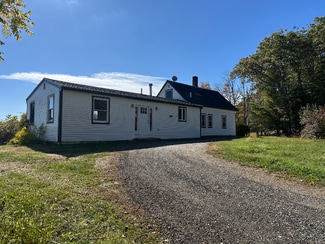 367 Gardiner Rd, Wiscasset, ME 04578