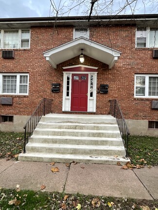 81 Charter Oak St Unit D, Manchester, CT 06040