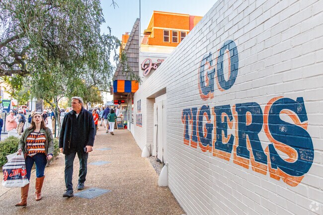 All throughout Auburn, Camden Ridge residents are reminded of their Tiger pride.