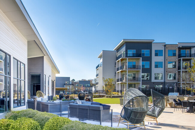 Taryn at 401, Raleigh, NC 27603 - photo 5