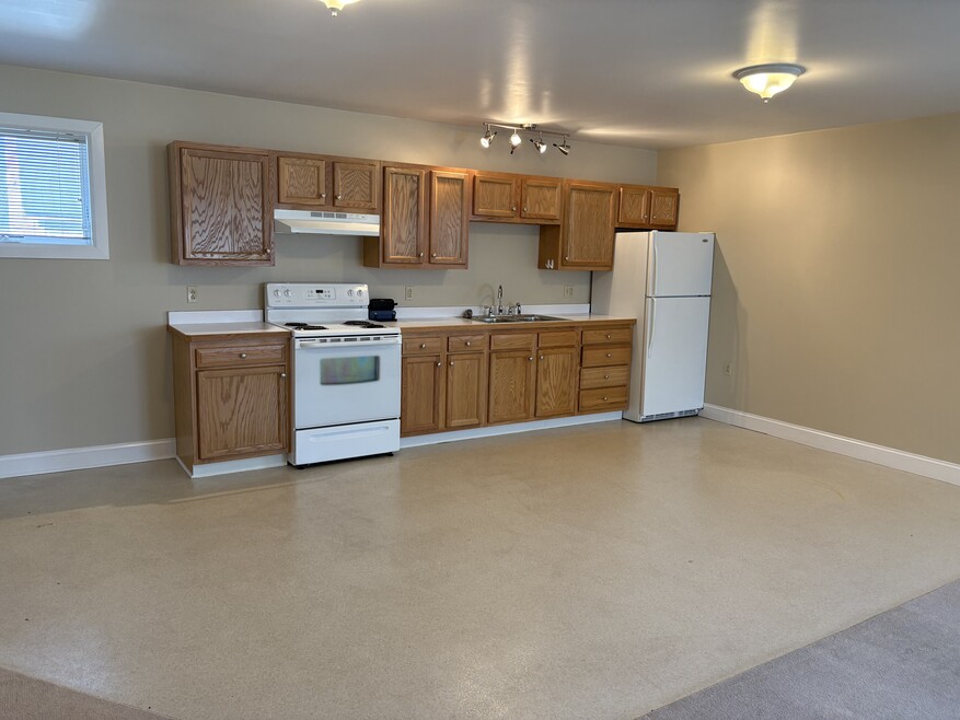 244 Oakwood Ave unit 2D, Elmira, NY 14903 - photo 1