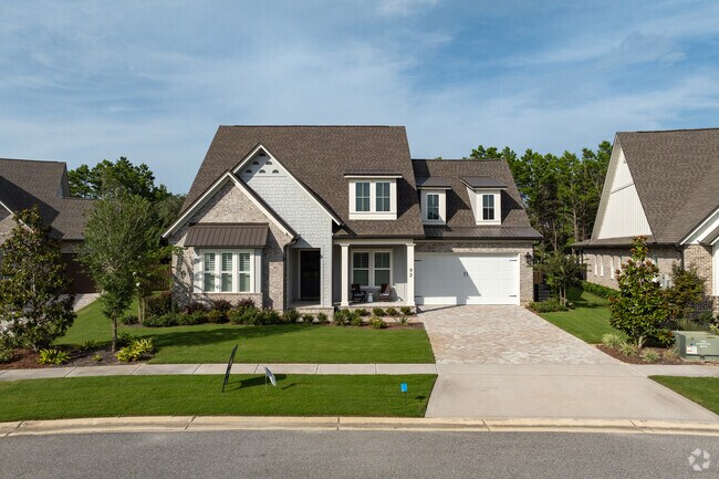 The Vineyards houses modern Craftsman style homes in Hammock Bay.