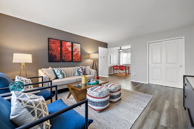 Cherry Hill Village Apartments - Dearborn Heights, MI, Dearborn Heights, MI 48127 - photo 7