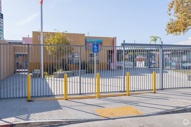 Kingsley Elementary School provides education in the neighborhood of 
East Hollywood.