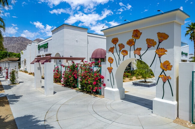 There are plenty of great places to shop in La Quinta.