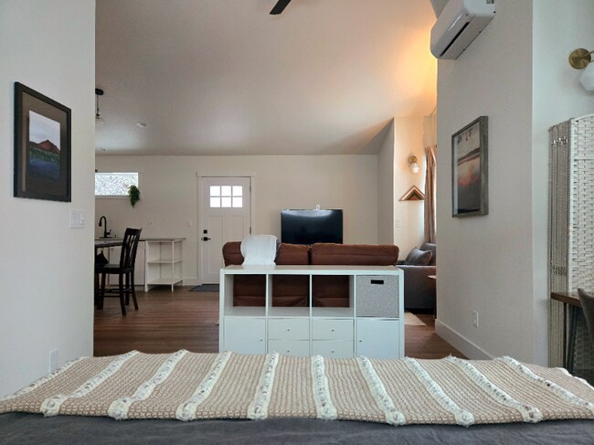 20512 Whitstone Cir, Bend, OR 97702 - photo 5