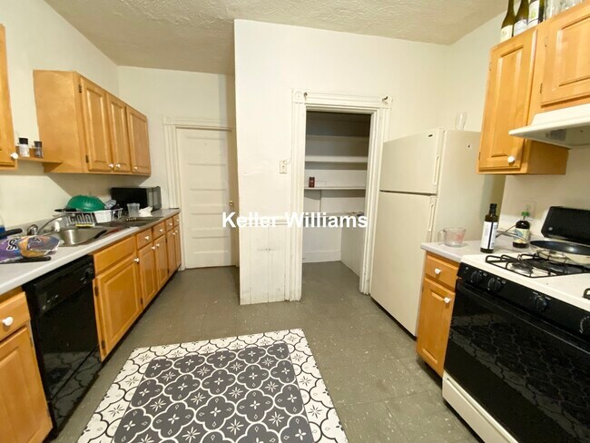 140 Calumet St unit 1, Roxbury Crossing, MA 02120 - photo 5