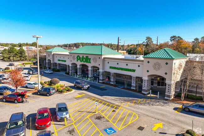 The local Publix in Northwest Columbia is located in a convenient shopping plaza.