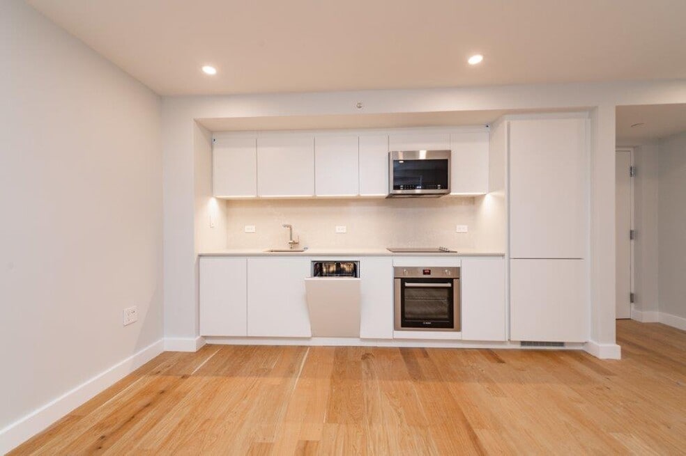 22 Fleet St unit 5, Boston, MA 02113 - photo 1