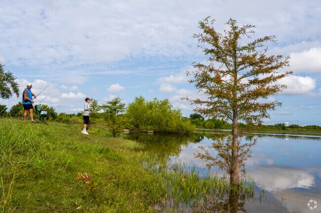 Devine Lake Park offers Benbrook Ranch residents great fishing spots.