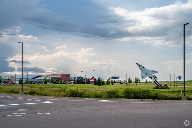 Morley Heights-Parkview is conveniently located near the Duluth International Airport.