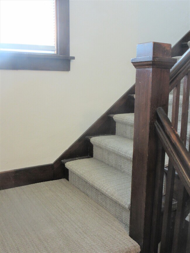 108 W Columbia Ave unit 201, Champaign, IL 61820 - photo 3