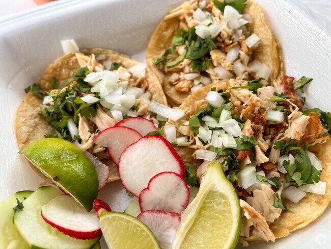 Cuernos Chuecos near Lipscomb serves up mouthwatering street tacos with bold flavor.