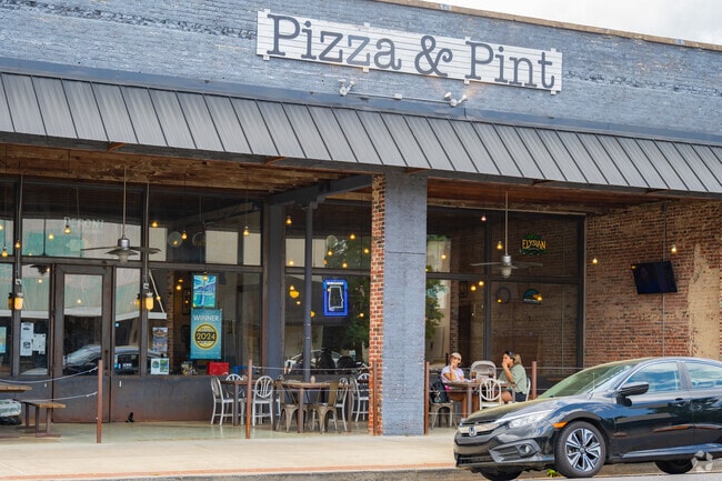 Discover the delightful experience at Pizza & Pint, situated in the heart of Sylacauga.