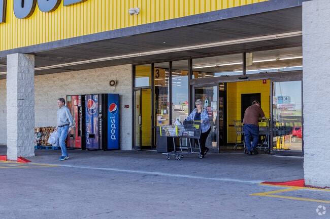 Food 4 Less is one of a number of convenient shopping options for Rosedale residents.