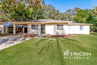 1260 Sedeeva Cir N, Clearwater, FL 33755