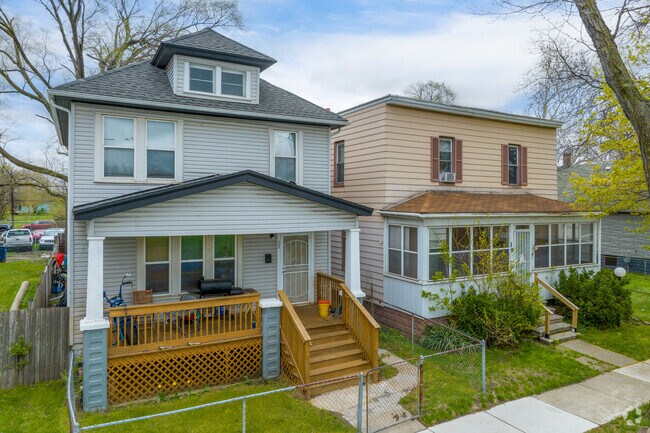In River Rouge vinyl bungalows and colonial single-family homes are common.