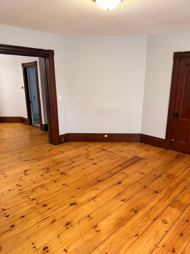 Linving Room/Flex Bedroom