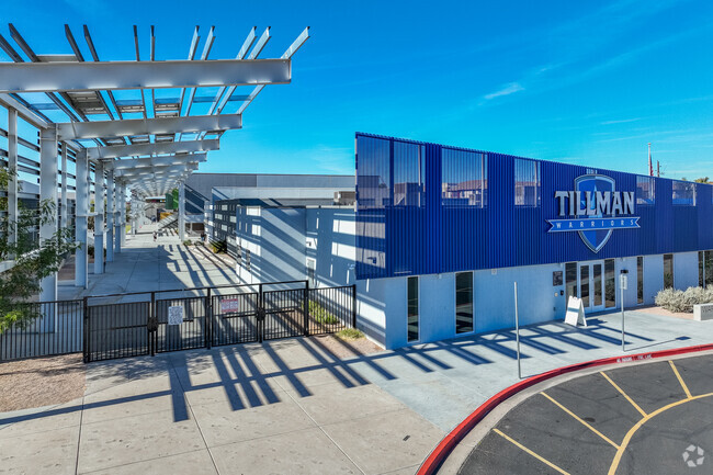 At Tillman Middle, Phoenix students explore a world of knowledge and opportunity.