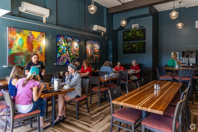 Saint John Cantius residents head to Jules' Bistro to enjoy craft food and cocktails in a cozy atmosphere.