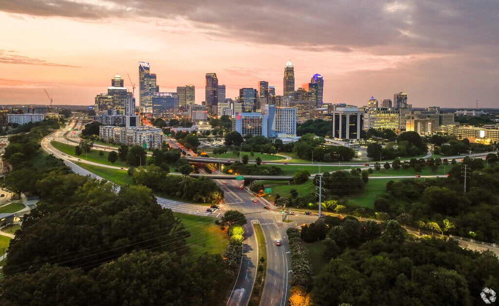 6244 Lowe Ln, Charlotte, NC 28214