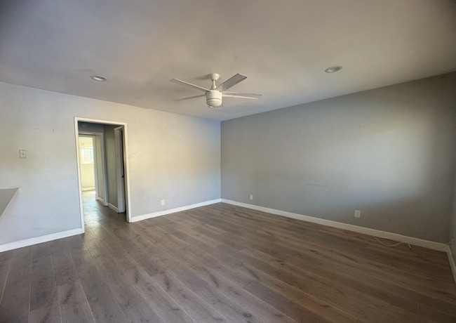 951 Locust Ave unit 7, Long Beach, CA 90813 - photo 4