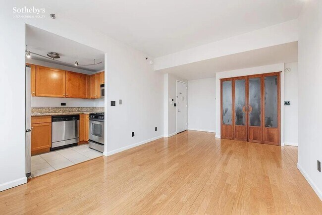 520 W 23 St unit 16C, New York, NY 10011 - photo 6