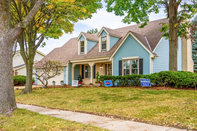 Cape cod-style homes can be found throughout Halyard Park.