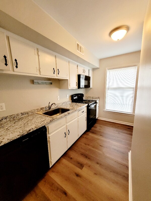 75 W County St, Hampton, VA 23663