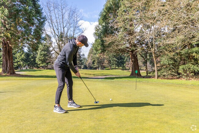 Get a round in and practice your game at Lynnwood Municipal Golf Course near Perrinville.
