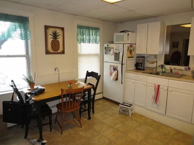 114 W 8th St unit 2, Boston, MA 02127 - photo 3