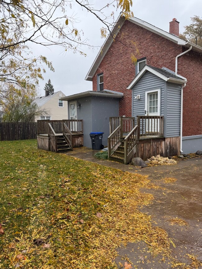 3062 Laird Ave unit 3062 Laird Ave 2, Erie, PA 16505 - photo 3