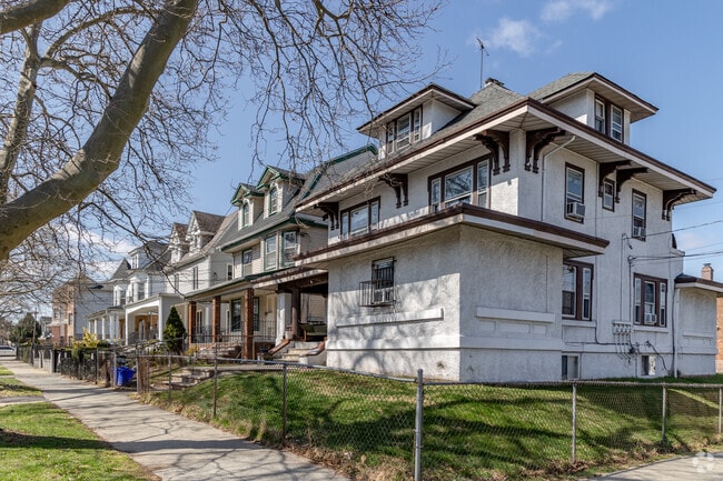 Upper Roseville features American Foursquare homes, known for their boxy design and spacious interiors.