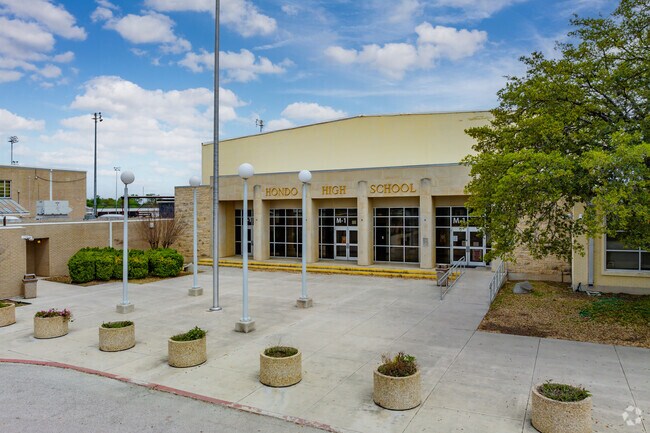 Hondo High School serves the Hondo, TX community and the surrounding areas.