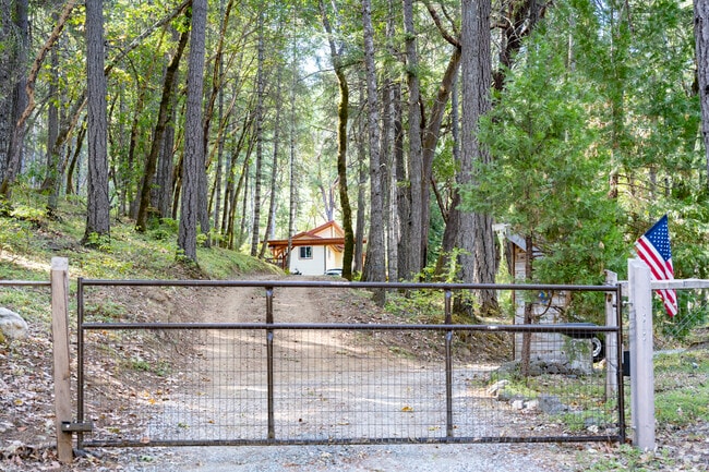 The sunny Valley neighborhood has homes nestled in the woods of Oregon