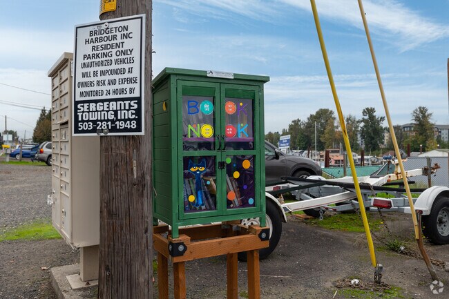 A little free library on NE Bridgeton Dr offers books for kids in Bridgeton.