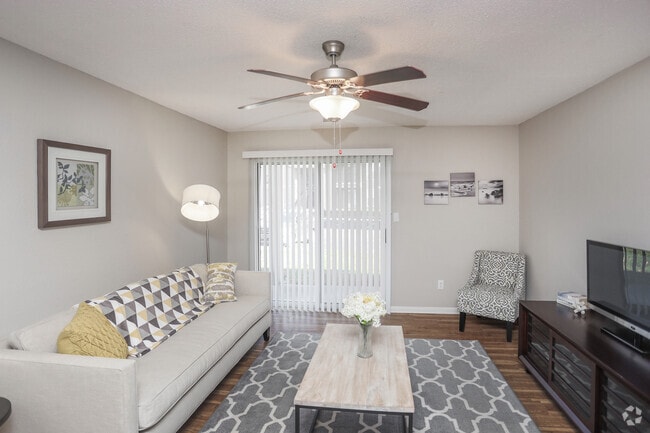 Trails at Lakeside, Indianapolis, IN 46220 - photo 4