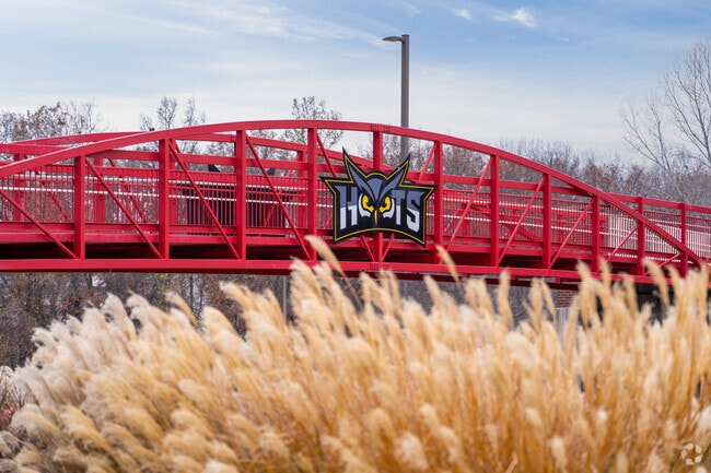 The O'Fallon Hoots are the home collegiate summer league team and play at CarShield Field.