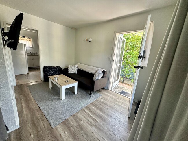 218 S Broadway unit B, Redondo Beach, CA 90277 - photo 3