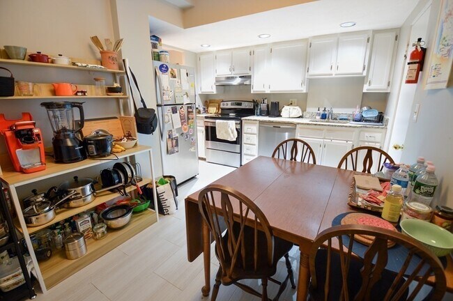 21 Sutherland Rd unit 1, Brighton, MA 02135 - photo 4