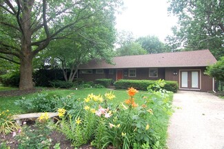 1903 S Vine St, Urbana, IL 61801
