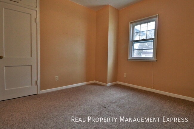 1113 W 9th St, Sioux Falls, SD 57104 - photo 4