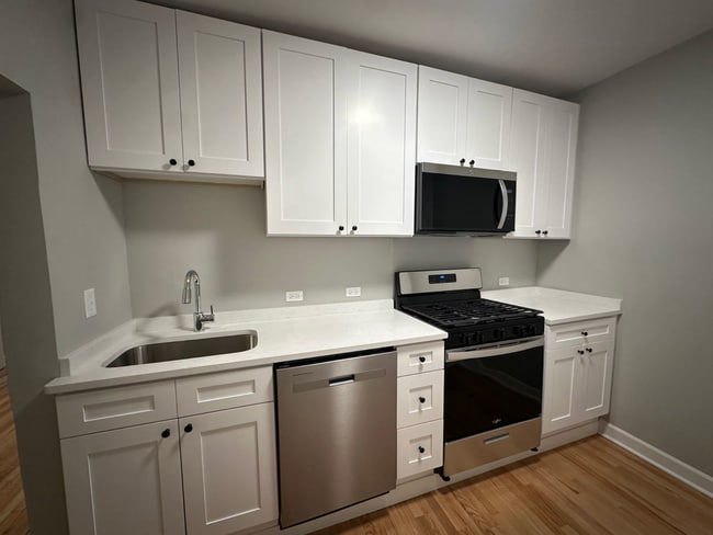 6422 N Greenview Ave unit 1, Chicago, IL 60626 - photo 3