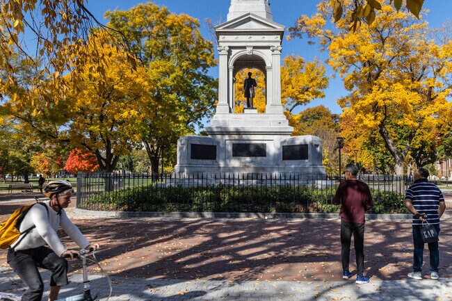 The historic Cambridge Common is a amazing place to visit near Baldwin.