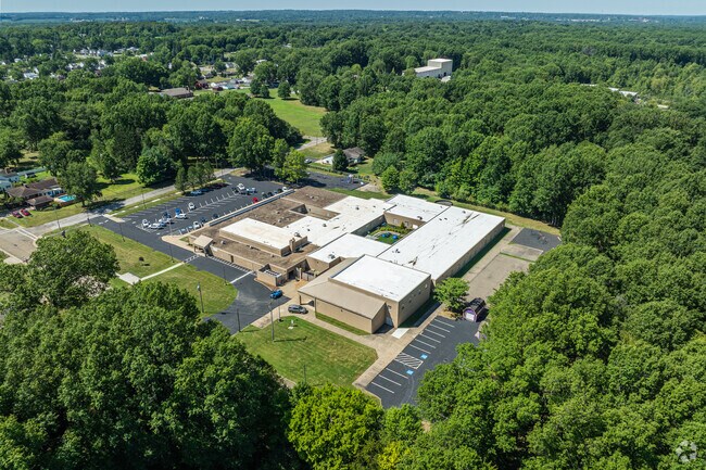 The student-teacher ratio at B.L. Miller Elementary School is 17 to 1.